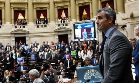 El Gobierno busca aprobar la Ley Bases y el paquete fiscal: la votación en Diputados fue inminente. El Gobierno busca aprobar la Ley Bases y el paquete fiscal: la votación en Diputados fue inminente.