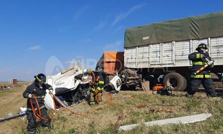 Bomberos Zapadores trabajaron en el triple accidente de camiones de la ruta nacional 34. Bomberos Zapadores trabajaron en el triple accidente de camiones de la ruta nacional 34.