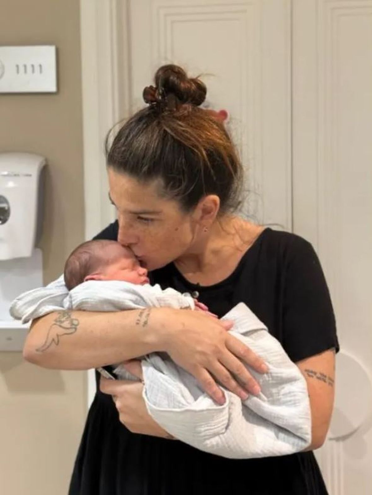 Recuperación en casa: el pequeño recibió el alta el mismo día de la operación al presentar parámetros normales de salud y buen ánimo.