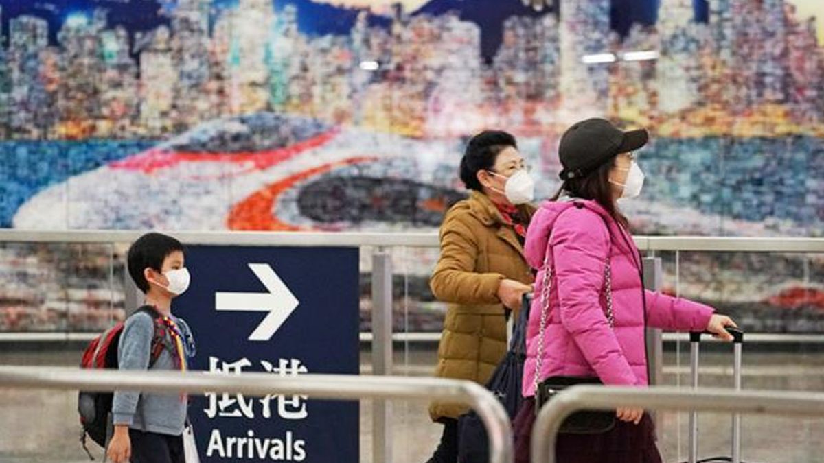 Los muertos llegan a 361 en China, donde inauguran un hospital construido en 10 días