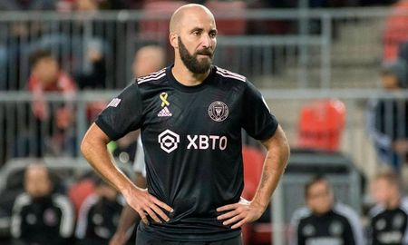 A los 34 años, Gonzalo Higuaín anunció su retiro del fútbol profesional. A los 34 años, Gonzalo Higuaín anunció su retiro del fútbol profesional.