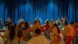 altText(Santa Fe en Cosquín: un emotivo homenaje al Brigadier López con Juan Carlos Baglietto)}