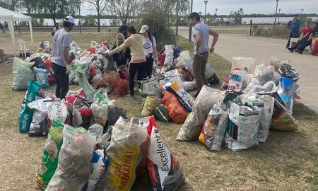 La última jornada de recolección de Más Río Menos Basura dejó más de 200 bolsas que llenaron 12 contenedores, con gran preponderancia del plástico. La última jornada de recolección de Más Río Menos Basura dejó más de 200 bolsas que llenaron 12 contenedores, con gran preponderancia del plástico.