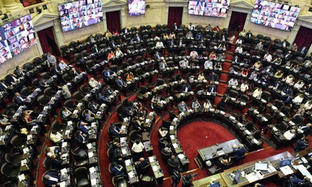 El bloque de diputados de Unión por la Patria denunció que Diputados giró al Senado un texto de la Ley Bases diferente al votado. El bloque de diputados de Unión por la Patria denunció que Diputados giró al Senado un texto de la Ley Bases diferente al votado.