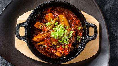 Cómo hacer Stifado griego de carne: la receta tradicional llena de sabor y especias