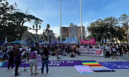 La movilización de este año reafirma la lucha de los feminismos en un contexto de incertidumbre económica y social. La movilización de este año reafirma la lucha de los feminismos en un contexto de incertidumbre económica y social.