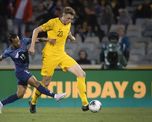 Harry Souttar, el gigante australiano que promete frenar a Lionel Messi en los octavos de final del Mundial Qatar 2022.