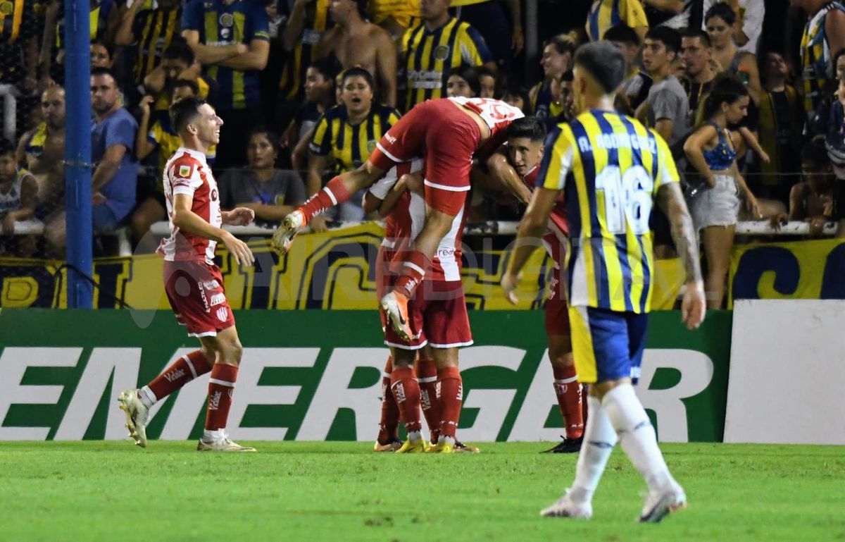 Unión empezó ganando ante Rosario Central gracias a un gol de Mauro Luna Diale.