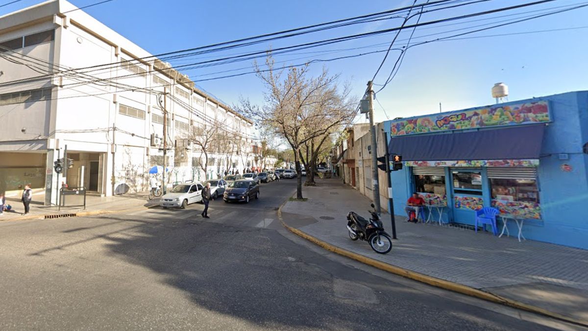 La zona en donde ocurrió el asalto es muy transitada y en la cual hay muchos comercios. La zona en donde ocurrió el asalto es muy transitada y en la cual hay muchos comercios.