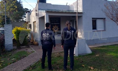 Los investigadores del área llegaron a la dependencia y procedieron a detener a los implicados. Los investigadores del área llegaron a la dependencia y procedieron a detener a los implicados.