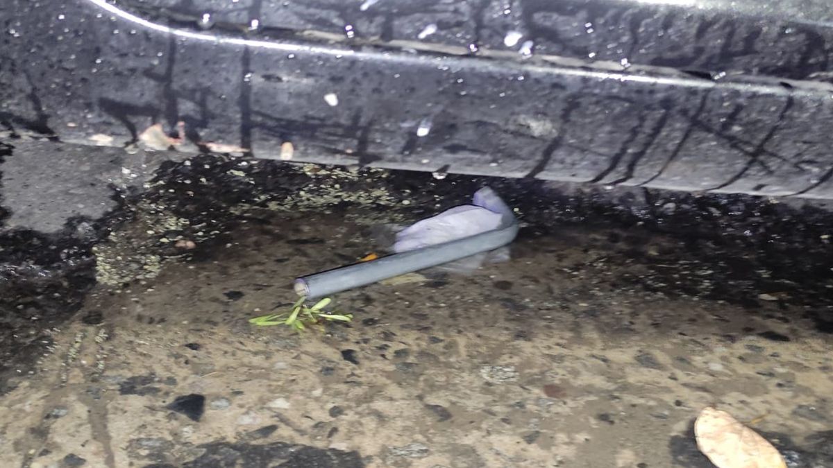 Los ladrones, al ser sorprendidos, dejaron una de las llaves utilizadas para sacar ruedas. Los ladrones, al ser sorprendidos, dejaron una de las llaves utilizadas para sacar ruedas.