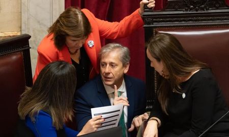 La Cámara de Senadores de la Nación aprobó este jueves el pliego de María Verónica Michelli para integrar el Tribunal Oral Federal N° 3 de La Plata. La Cámara de Senadores de la Nación aprobó este jueves el pliego de María Verónica Michelli para integrar el Tribunal Oral Federal N° 3 de La Plata.