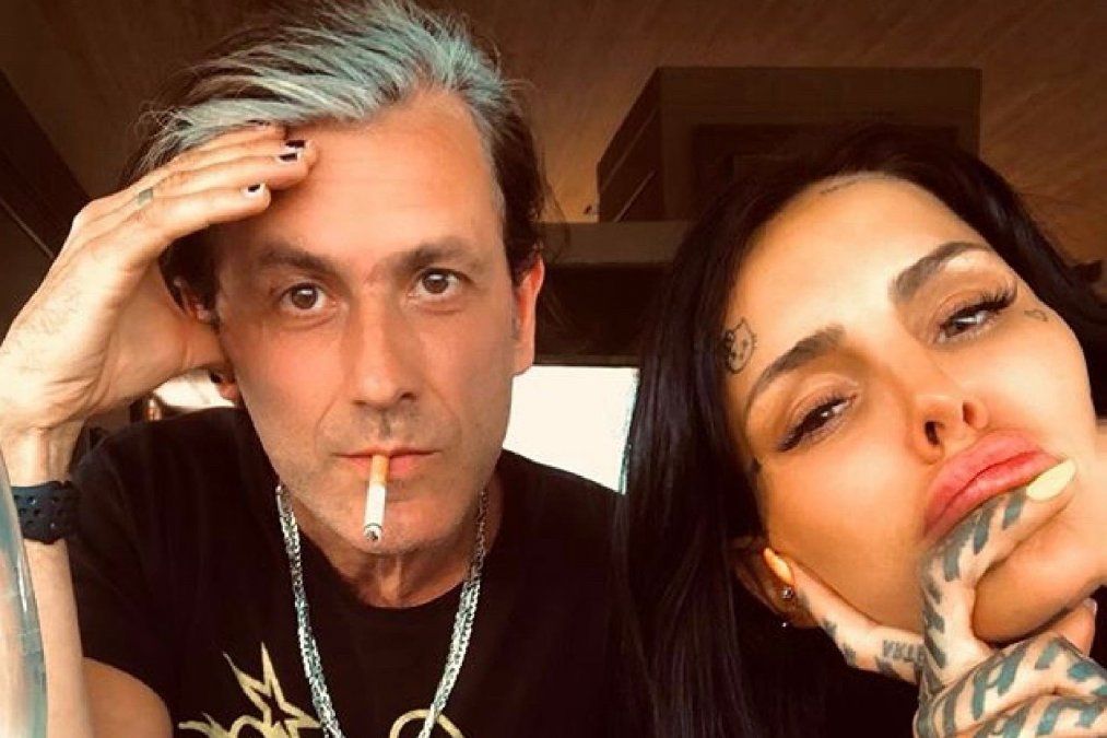 El cantante mostró una imagen con su novia en Punta del Este