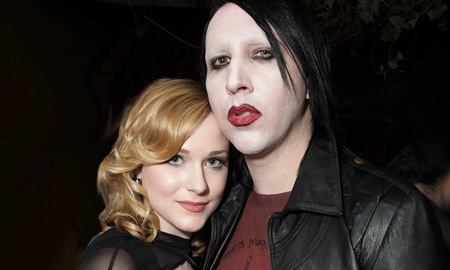 Marilyn Manson habría violado a la actriz de Hollywood en 2007, cuando grababan el videoclip de la canción Heart-Shaped Glasses. Marilyn Manson habría violado a la actriz de Hollywood en 2007, cuando grababan el videoclip de la canción Heart-Shaped Glasses.