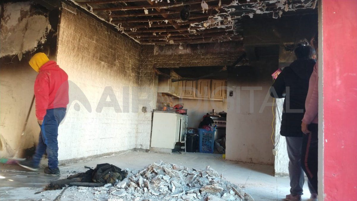 Este sábado se incendió completamente una vivienda en barrio Alfonso.&nbsp;