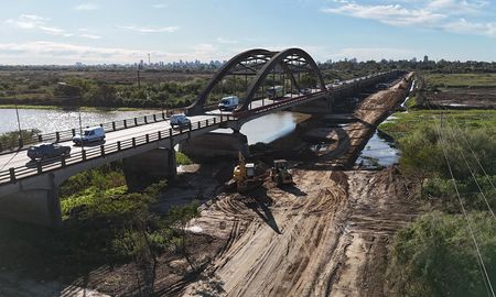 Avanzan las obras para la construcción del nuevo puente Santa Fe - Santo Tomé. Avanzan las obras para la construcción del nuevo puente Santa Fe - Santo Tomé.