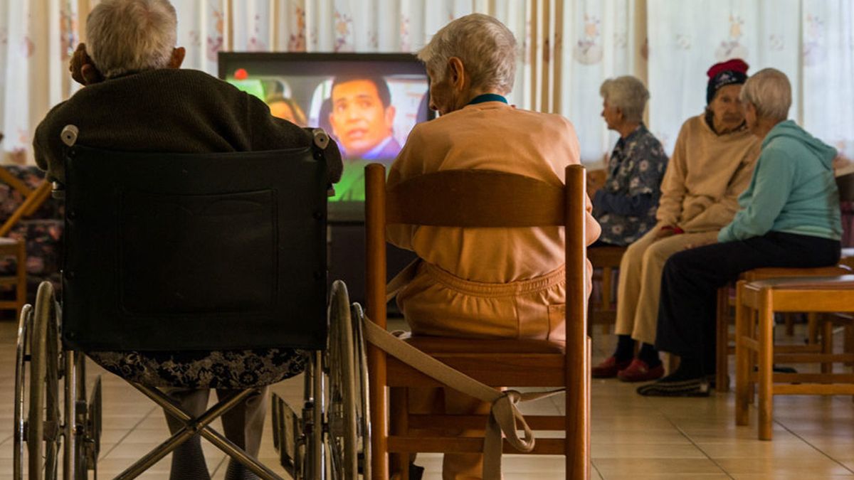 Verónica y su familia piden celeridad a la justicia para que los adultos que se hospedan en el nosocomio no sufran como lo hizo su madre.