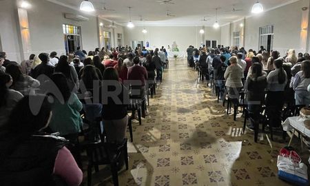 La misa tuvo lugar en el Colegio Padre Monti de la ciudad de Santa Fe. La misa tuvo lugar en el Colegio Padre Monti de la ciudad de Santa Fe.
