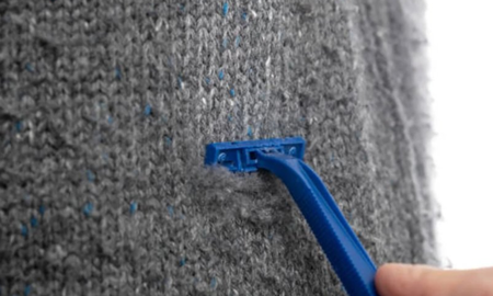 ¿Te molestan las pelusas en tus suéteres? Descubrí cómo eliminarlas fácilmente con una afeitadora común y dejarlos como nuevos. ¿Te molestan las pelusas en tus suéteres? Descubrí cómo eliminarlas fácilmente con una afeitadora común y dejarlos como nuevos.