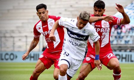 Unión perdió por la mínima ante Gimnasia y Esgrima de La Plata, volvió a caer en el Torneo y Juan Manuel Azconzábal tiene las horas contadas en el club. Unión perdió por la mínima ante Gimnasia y Esgrima de La Plata, volvió a caer en el Torneo y Juan Manuel Azconzábal tiene las horas contadas en el club.