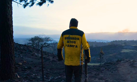 Las imágenes y videos que circulan en redes no solo muestran la devastación, sino también la resiliencia de aquellos que, a pesar de todo, no bajan los brazos. Las imágenes y videos que circulan en redes no solo muestran la devastación, sino también la resiliencia de aquellos que, a pesar de todo, no bajan los brazos.