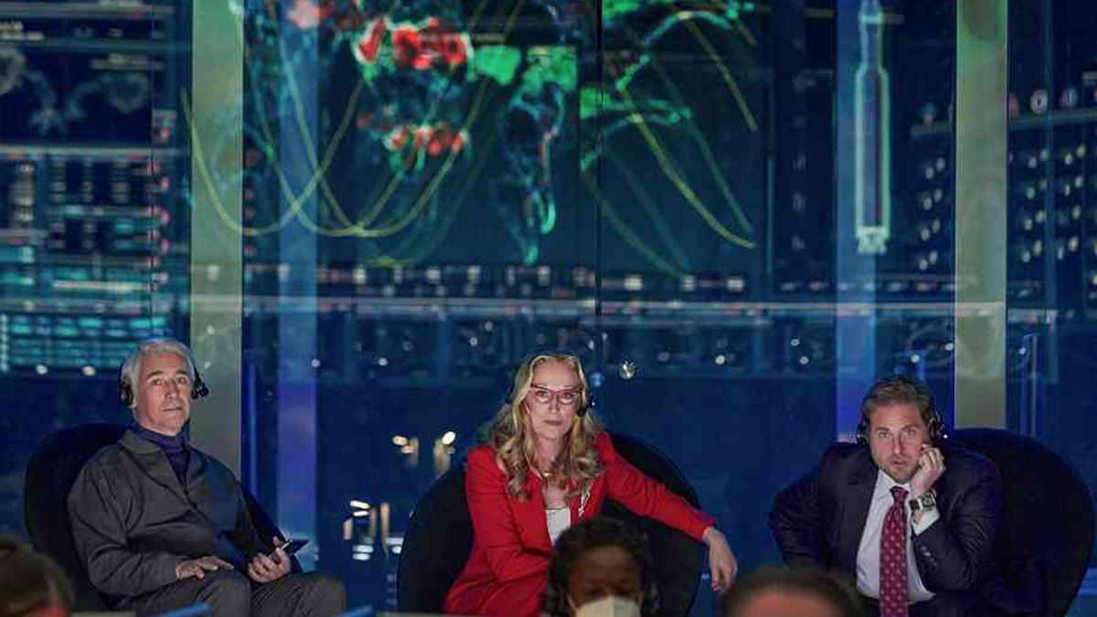 Entre un poderoso multimillonario y la presidenta de Estados Unidos, deciden dejar que el cometa llegue a la Tierra para extraer las riquezas de la roca. Para lograrlo, necesitan el apoyo de la gente por lo que les piden ignorar el tema, confiar en ellos y no mirar para arriba.