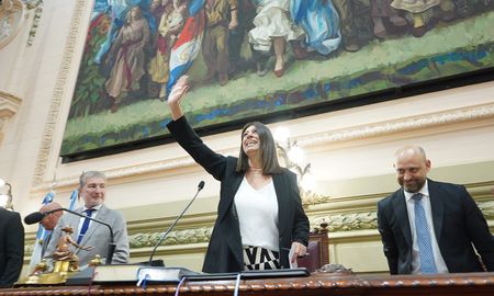 Clara García es la primera mujer en presidir la Cámara de Diputados de Santa Fe. Clara García es la primera mujer en presidir la Cámara de Diputados de Santa Fe.