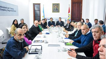 Se reanudan las paritarias en Santa Fe y los gremios esperan una propuesta salarial