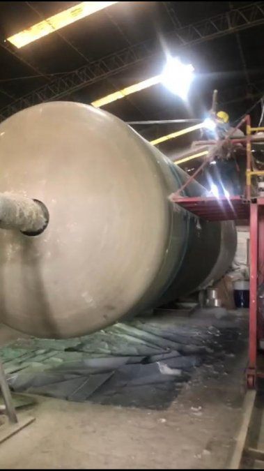 El tanque de agua subterránea tiene capacidad para 120.000 litros.