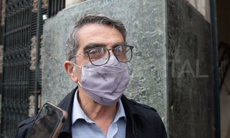 El senador provincial Armando Traferri denunció a dos fiscales de Rosario que intentan investigarlo como supuesto cabecilla de una organización dedicada al juego clandestino. El Senado rechazó quitarle los fueros al legislador. El senador provincial Armando Traferri denunció a dos fiscales de Rosario que intentan investigarlo como supuesto cabecilla de una organización dedicada al juego clandestino. El Senado rechazó quitarle los fueros al legislador.