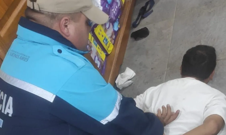 Ensenada: un hombre apuñaló al supuesto amante de su esposa y fue detenido