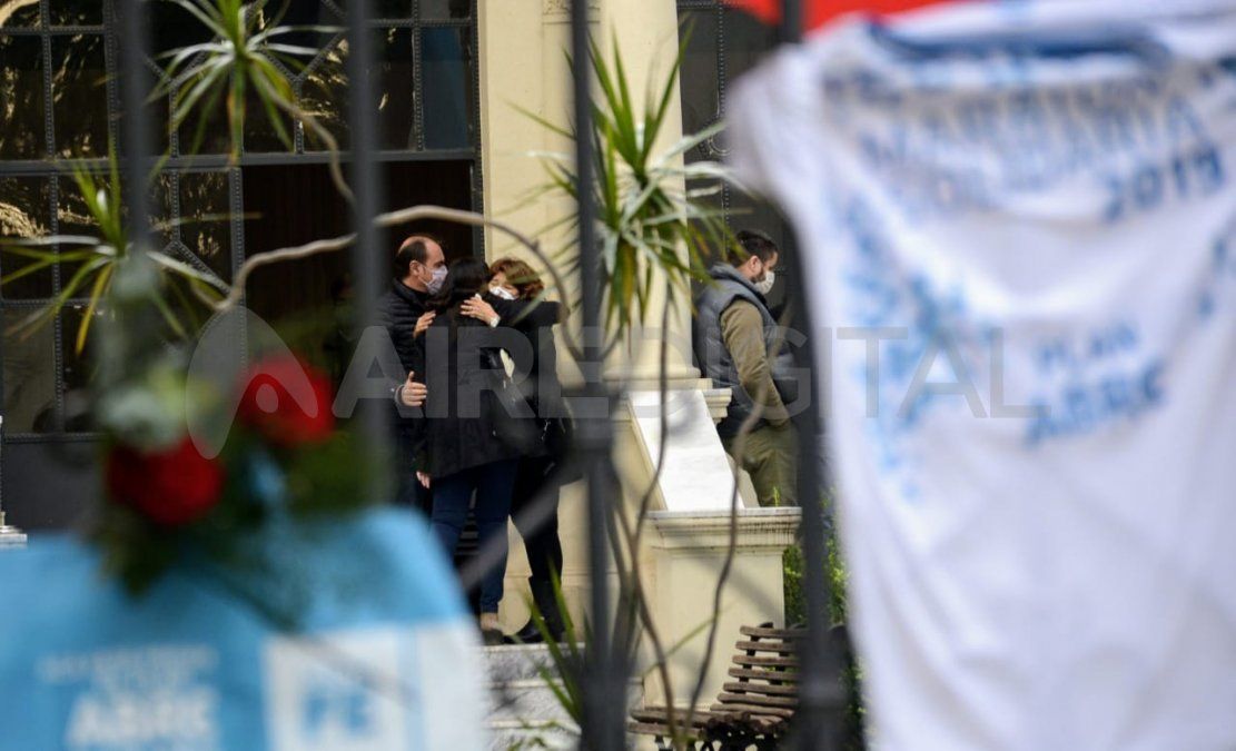 Miguel Lifschitz fue gobernador de Santa Fe desde 2015 hasta 2019 y antes de morir ejercía como presidente de la Cámara de Diputados de la provincia.&nbsp;