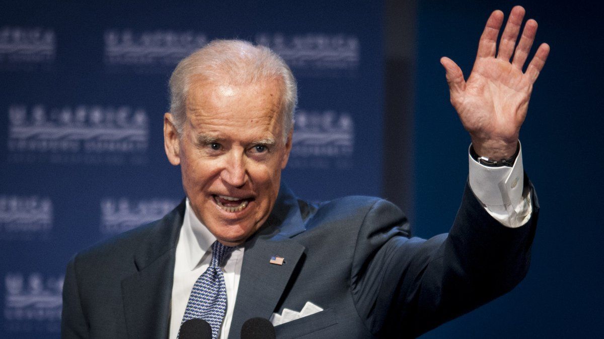 Joe Biden fue filmado perdido en una cafetería y y provocó ...