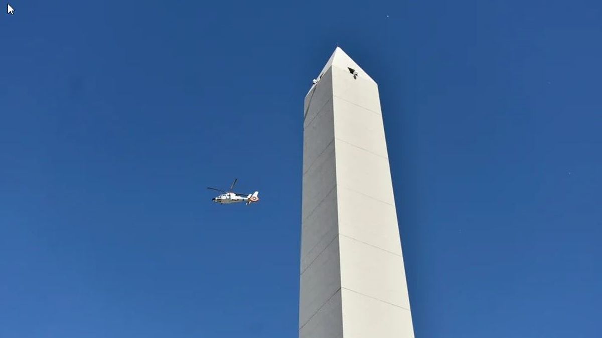 La Selección Argentina saludó en helicóptero a los miles de hinchas antes del regreso a Ezeiza.&nbsp; &nbsp;