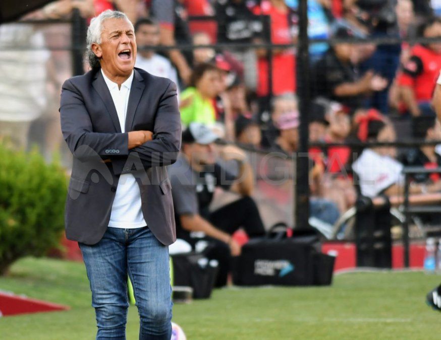 Colón empató con Huracán en el estreno de Néstor Gorosito como entrenador.