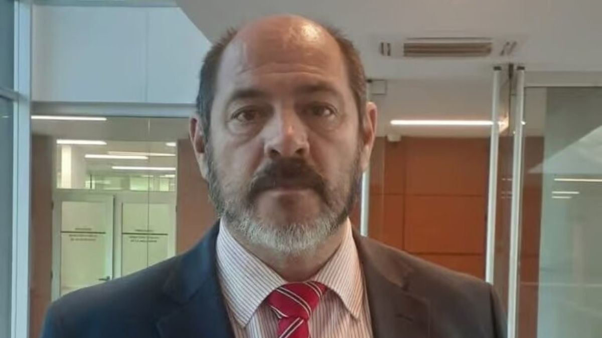 El encuentro fue convocado con el objeto de expedirse sobre el Dictamen de la Comisión de Acuerdos respecto al Recurso de Inconstitucionalidad interpuesto por el exfuncionario del Ministerio Público de la Acusación (MPA). El encuentro fue convocado con el objeto de expedirse sobre el Dictamen de la Comisión de Acuerdos respecto al Recurso de Inconstitucionalidad interpuesto por el exfuncionario del Ministerio Público de la Acusación (MPA).