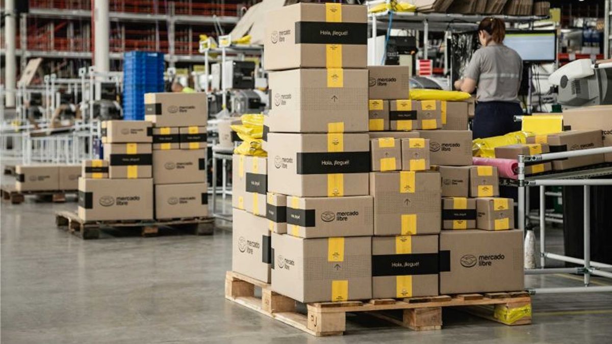 Los manifestantes del gremio de Camioneros&nbsp;impedían el paso en los accesso de depósitos que funcionan en Lanús