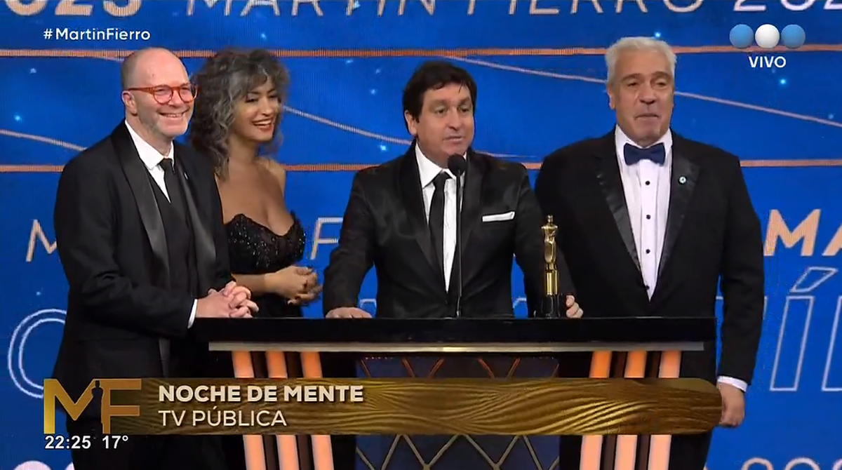 El equipo de Noche Demente recibió su Martín Fierro.