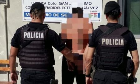 Un hombre de 33 años intentó fugarse de un control policial con objetos sospechosos a bordo de una bicicleta. Un hombre de 33 años intentó fugarse de un control policial con objetos sospechosos a bordo de una bicicleta.