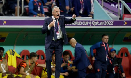 La Federación Ecuatoriana de Fútbol anunció que Gustavo Alfaro dejó de ser entrenador de Ecuador. La Federación Ecuatoriana de Fútbol anunció que Gustavo Alfaro dejó de ser entrenador de Ecuador.
