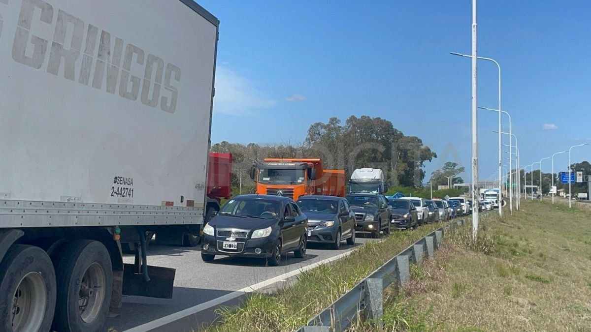 Gendarmería aplicó restricciones en el tránsito sobre la ruta nacional 168. Gendarmería aplicó restricciones en el tránsito sobre la ruta nacional 168.