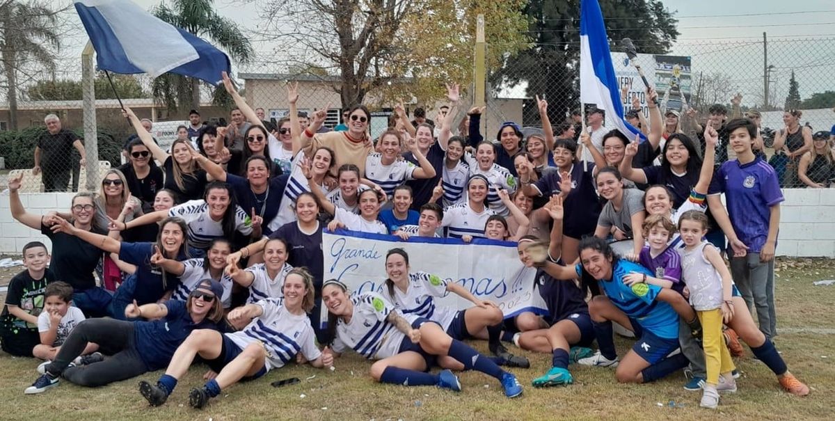 Las chicas de La Salle son las vigentes campeonas de la Liga Santafesina. Derrotaron a Unión en una emocionante definición por penales. Las chicas de La Salle son las vigentes campeonas de la Liga Santafesina. Derrotaron a Unión en una emocionante definición por penales.
