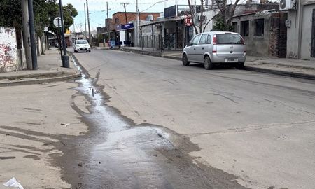 La situación se conoce apenas horas después de que Aguas Santafesinas concluyera la reparación de un caño de grandes dimensiones cuya rotura dejó sin agua potable a todo Alto Verde durante el domingo.