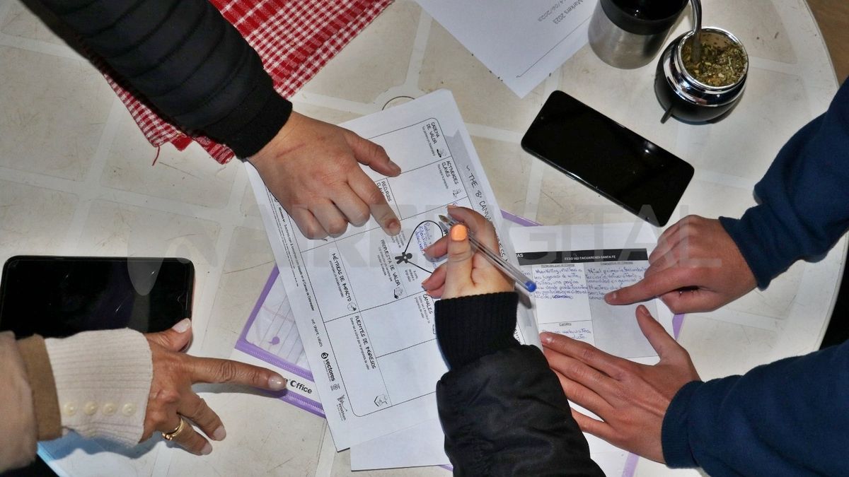 El corazón del programa Agromakers son las jornadas intensivas de cocreación, similares a un hackathon, en la que se prototipan los proyectos. El corazón del programa Agromakers son las jornadas intensivas de cocreación, similares a un hackathon, en la que se prototipan los proyectos.