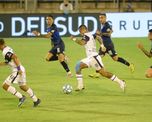 Gimnasia y Esgrima de La Plata enfrenta este viernes a Talleres por la Copa de la Liga. Gimnasia y Esgrima de La Plata enfrenta este viernes a Talleres por la Copa de la Liga.
