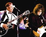 B.B. King cumpliría 97 años. El 10 de agosto de 1993, Pappo subió al escenario del Madison Square Garden, invitado por el Rey del Blues. B.B. King cumpliría 97 años. El 10 de agosto de 1993, Pappo subió al escenario del Madison Square Garden, invitado por el Rey del Blues.