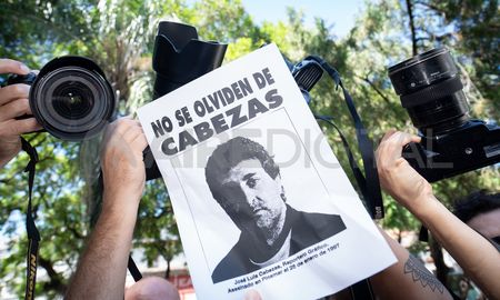 Se cumplen 29 años del crimen de José Luis Cabezas, el fotoperiodista que fue asesinado por sicarios contratados por el mega empresario Alfredo Yabrán. Se cumplen 29 años del crimen de José Luis Cabezas, el fotoperiodista que fue asesinado por sicarios contratados por el mega empresario Alfredo Yabrán.