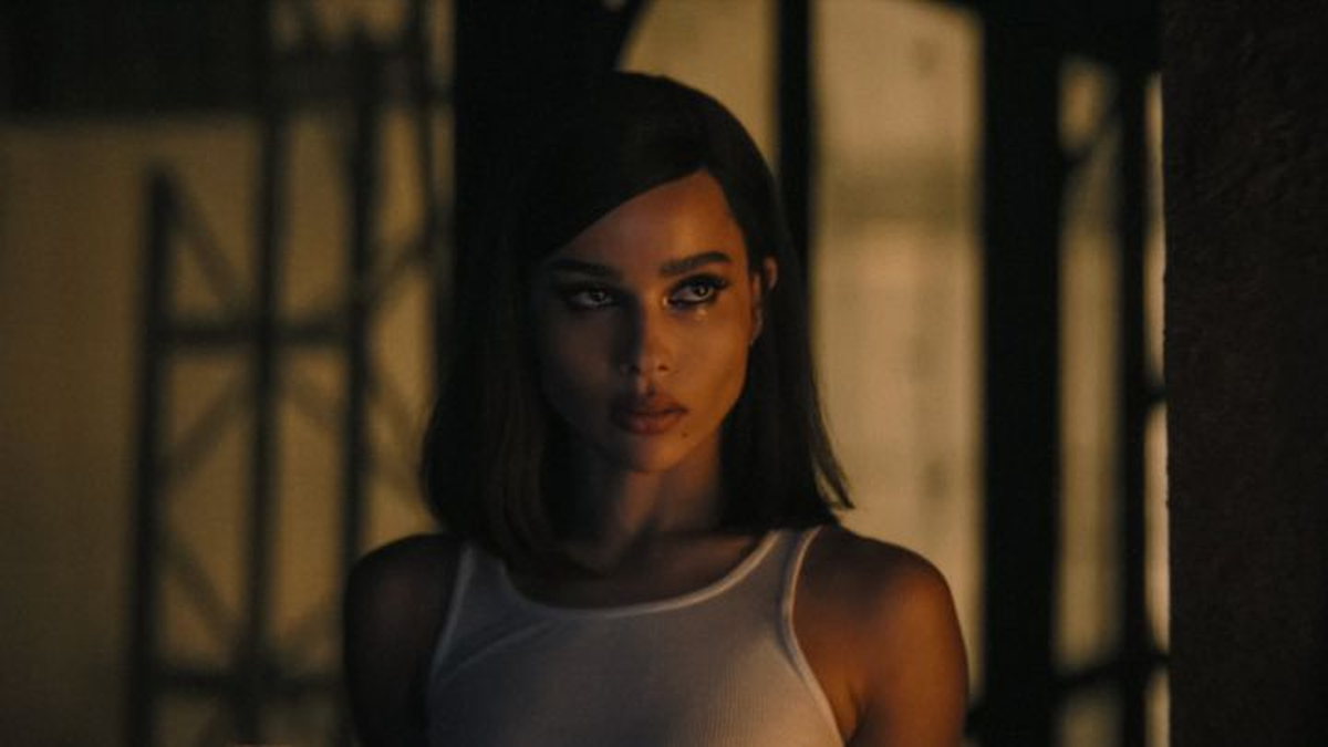 Zoe Kravitz alaba la actuación de Robert Pattinson como Batman.