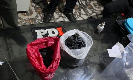 Los agentes secuestraron 150 gramos de cocaína fraccionada, 122 gramos de marihuana. Los agentes secuestraron 150 gramos de cocaína fraccionada, 122 gramos de marihuana.