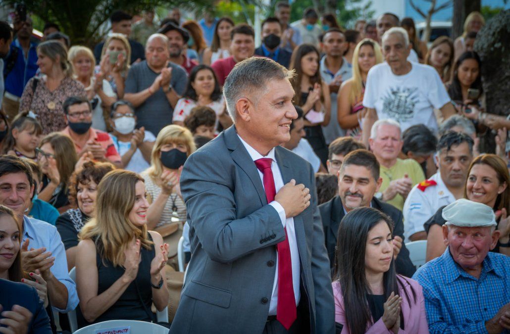 El intendente de Sauce Viejo Mario Papaleo denunció públicamente la pesada herencia de su antecesor Pedro Uliambre.